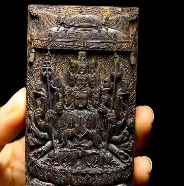 戴沉香手串的女人早已