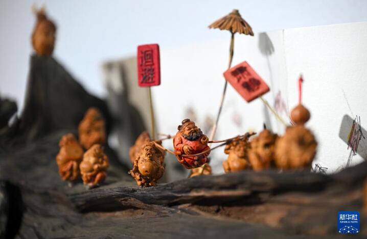 ����ʡ�м��˷����Ĵ���Ʒչ�ڹʹ���Ļ